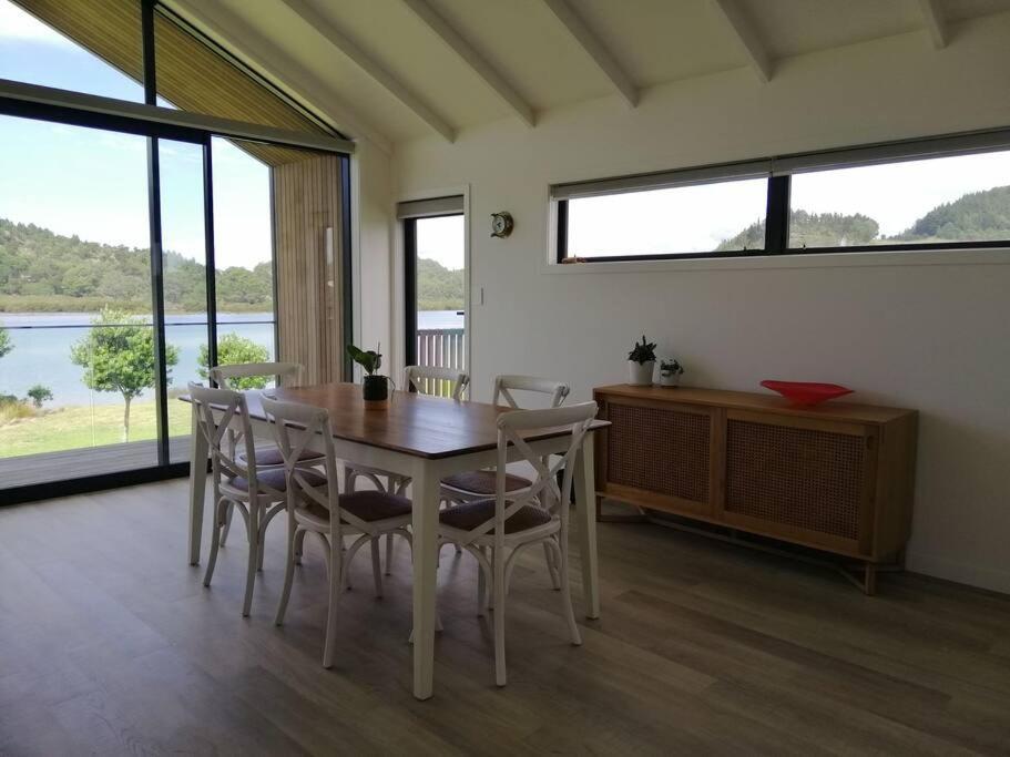 Purangi Waterfront Retreat - 2 Bedroom Cooks Beach ภายนอก รูปภาพ